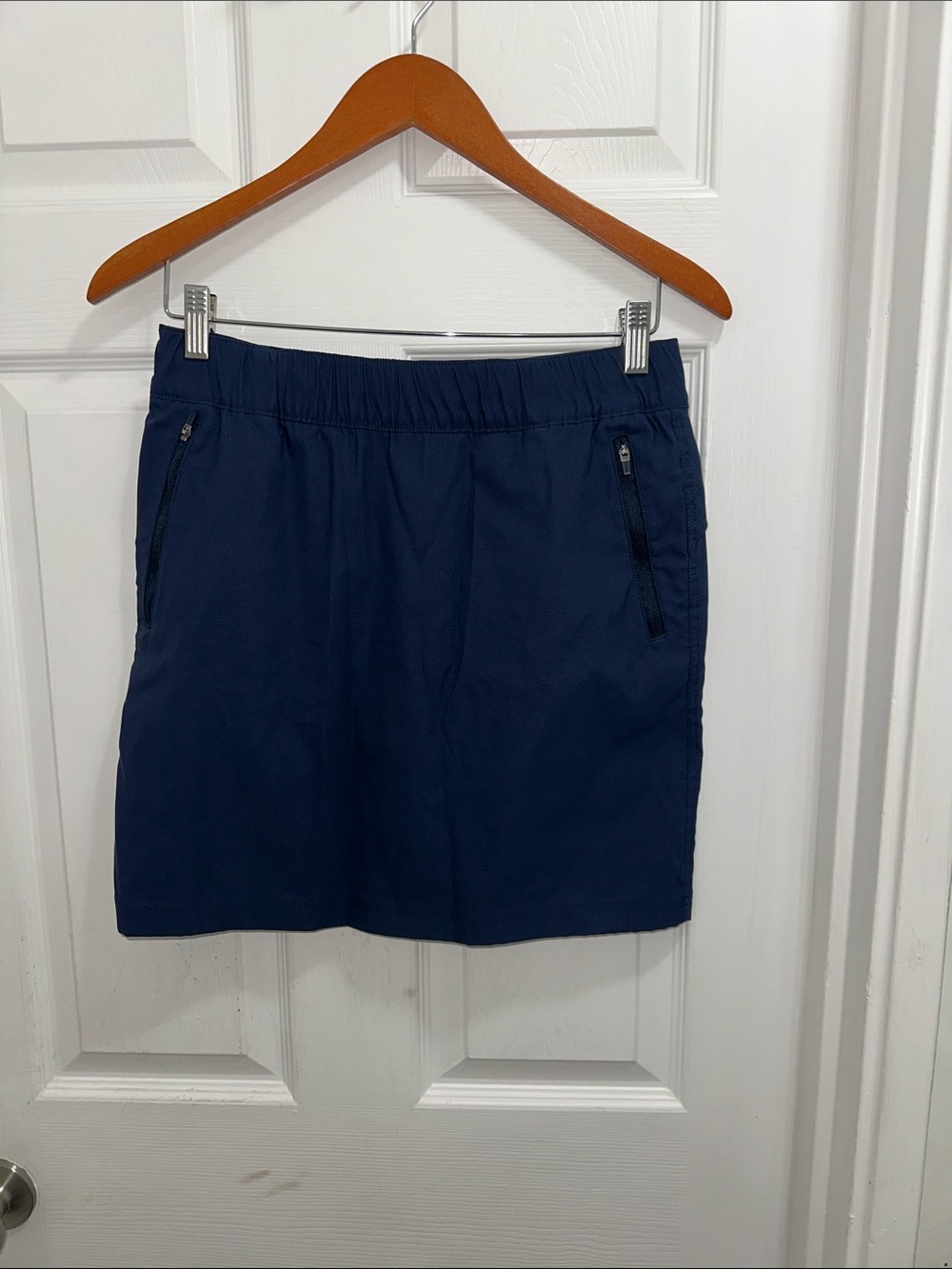 Eddie Bauer Navy Blue Women's Skort with Zipper Pockets